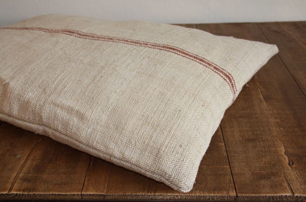 Heerlijk kussen oude linnen graanzakken Heerlijk kussen oude linnen graanzakken